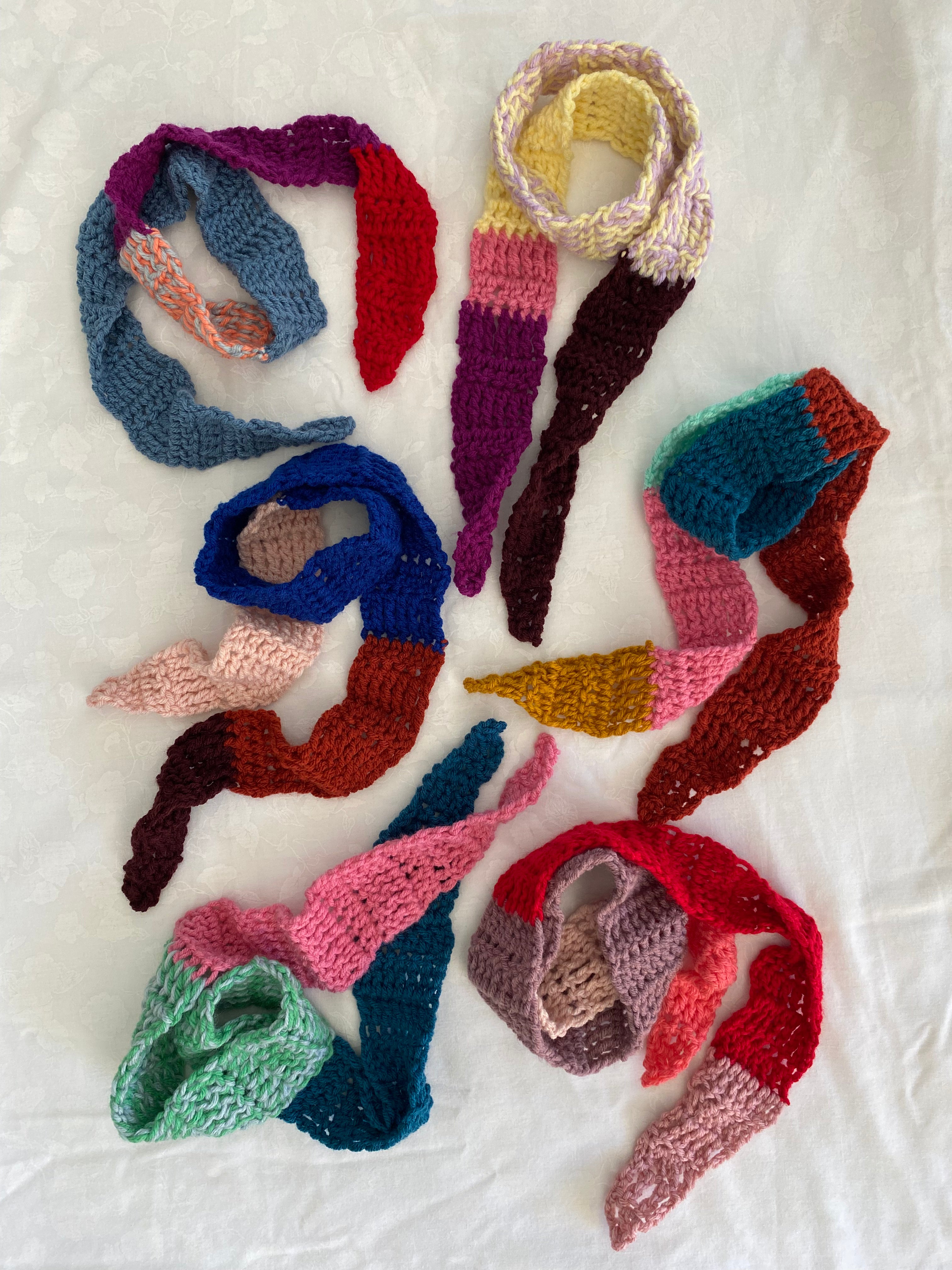 Dylan crochet miniscarf- Pink & green (Copy)