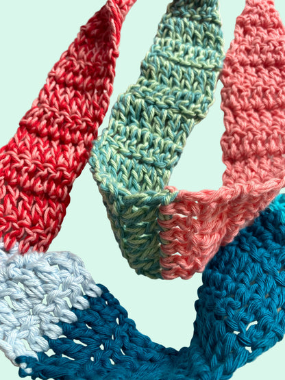 Dylan crochet miniscarf - Red & blues